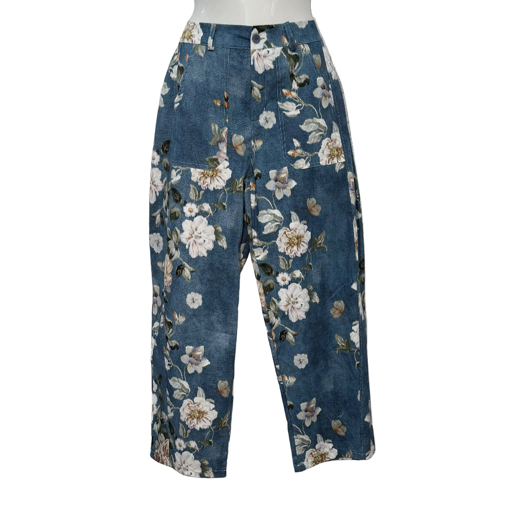 Pantalón Siempreviva estampado floral con bolsillos de parche y tiro alto