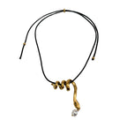 Collar Tornado Serpiente Dorada con Perla Barroca y Cordón Negro