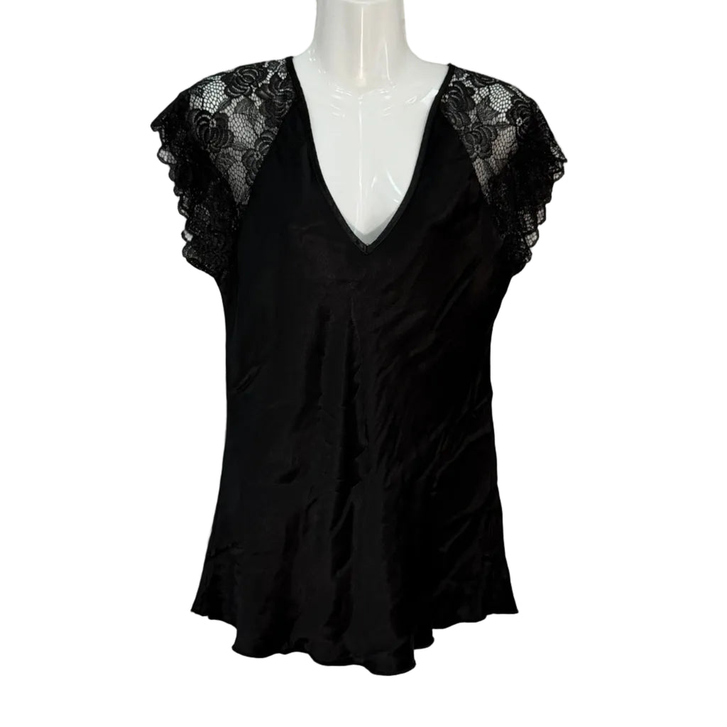 Camiseta Lencera Thalia de Raso con Encaje y Escote en Pico