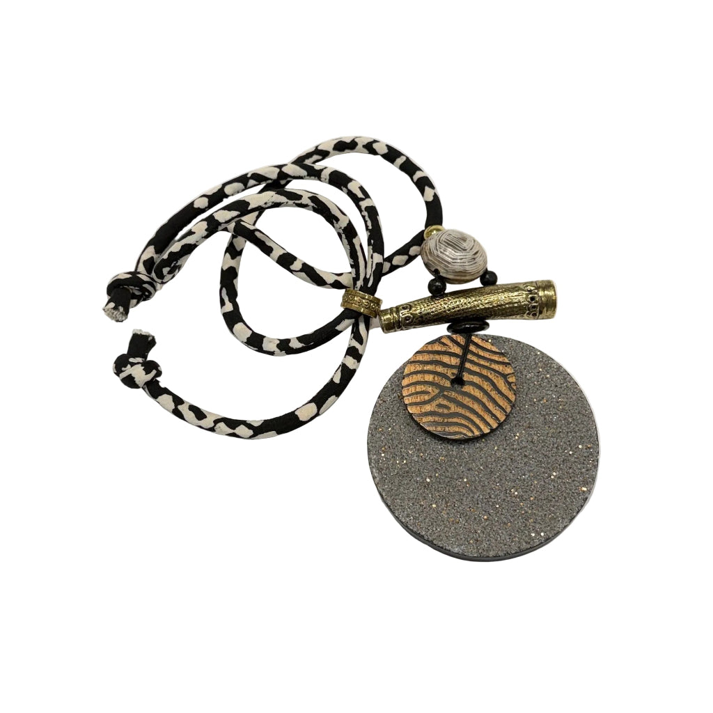 Collar pecana