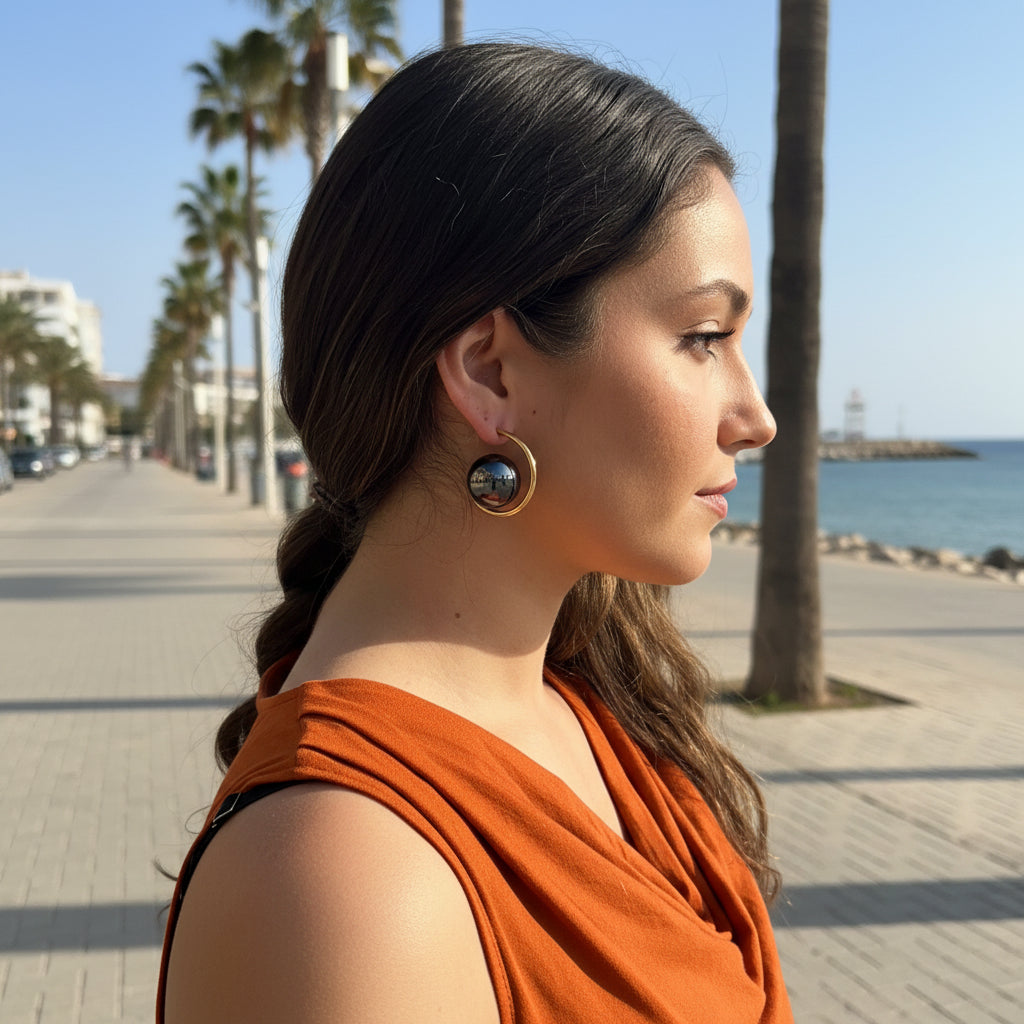 pendientes irune gunmetal sobre modelo