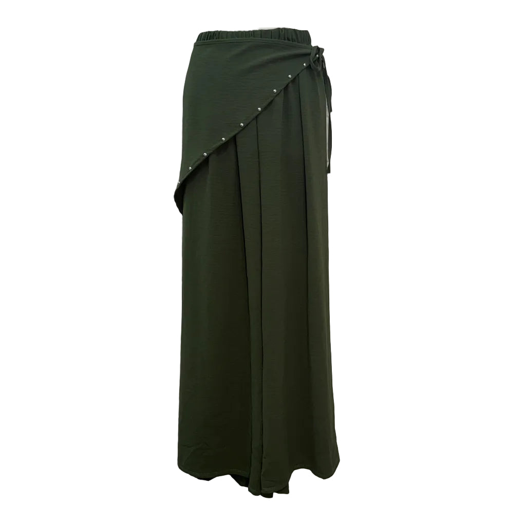Pantalón Aira de Viscosa Fluida con Capa Cruzada y Tachuelas