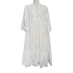 Vestido largo Celia de algodón bordado con botones y manga tres cuartos