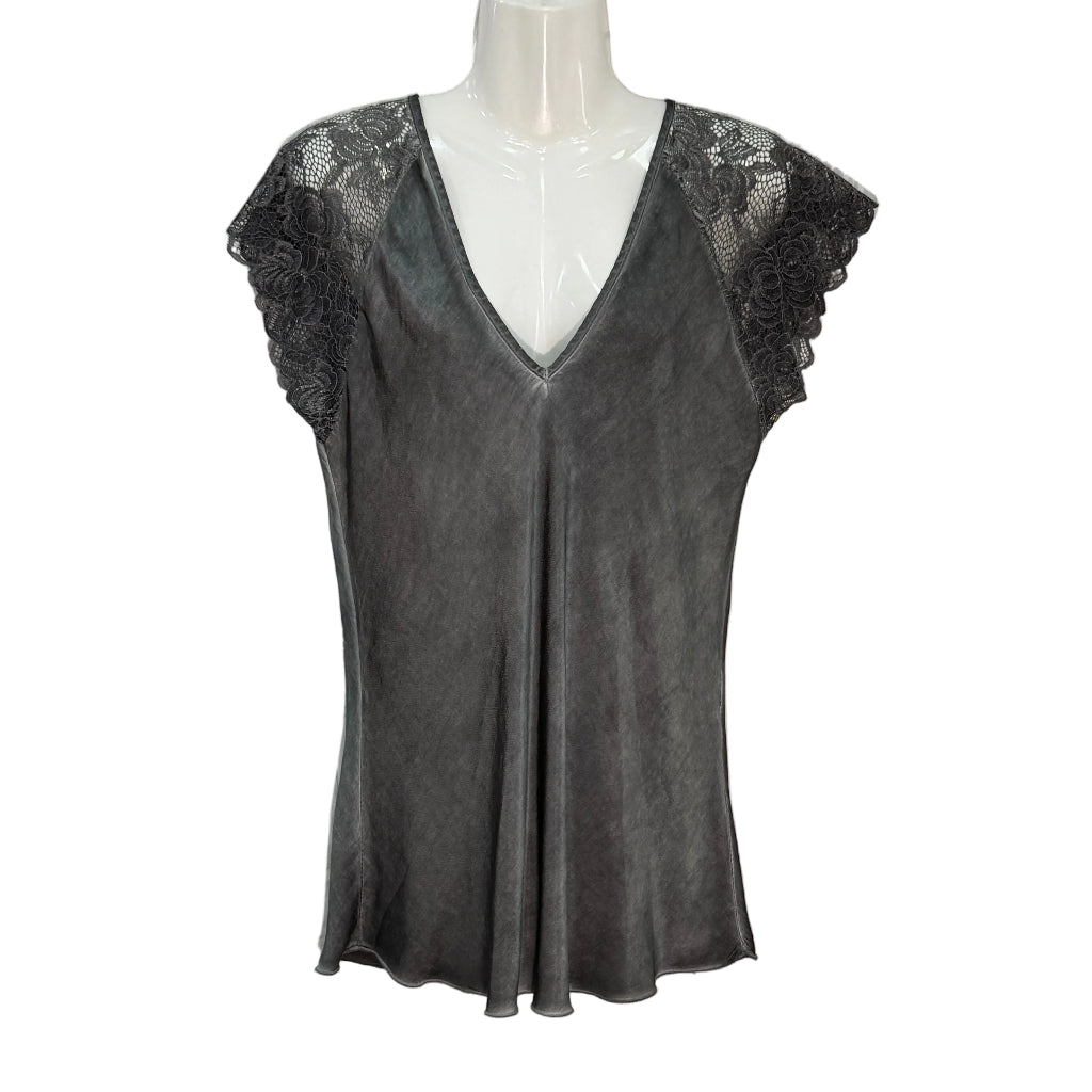 Camiseta Lencera Thalia de Raso con Encaje y Escote en Pico