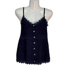 Camiseta Bianca de Tirantes con Encaje Floral y Botones Nacarados