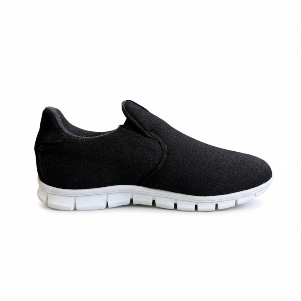 Zapatilla deportiva negra