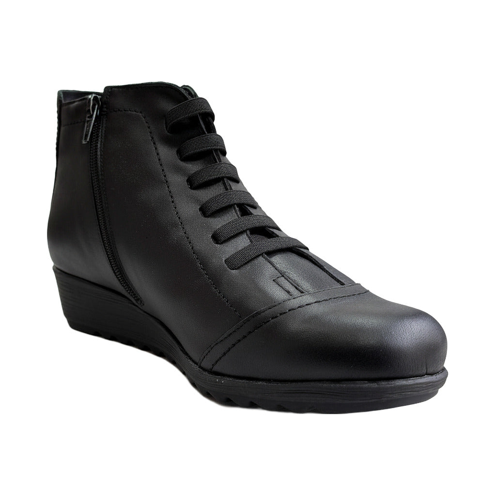 Botin señora piel sobre fondo blanco, vista trasera para mujer Angara Moda