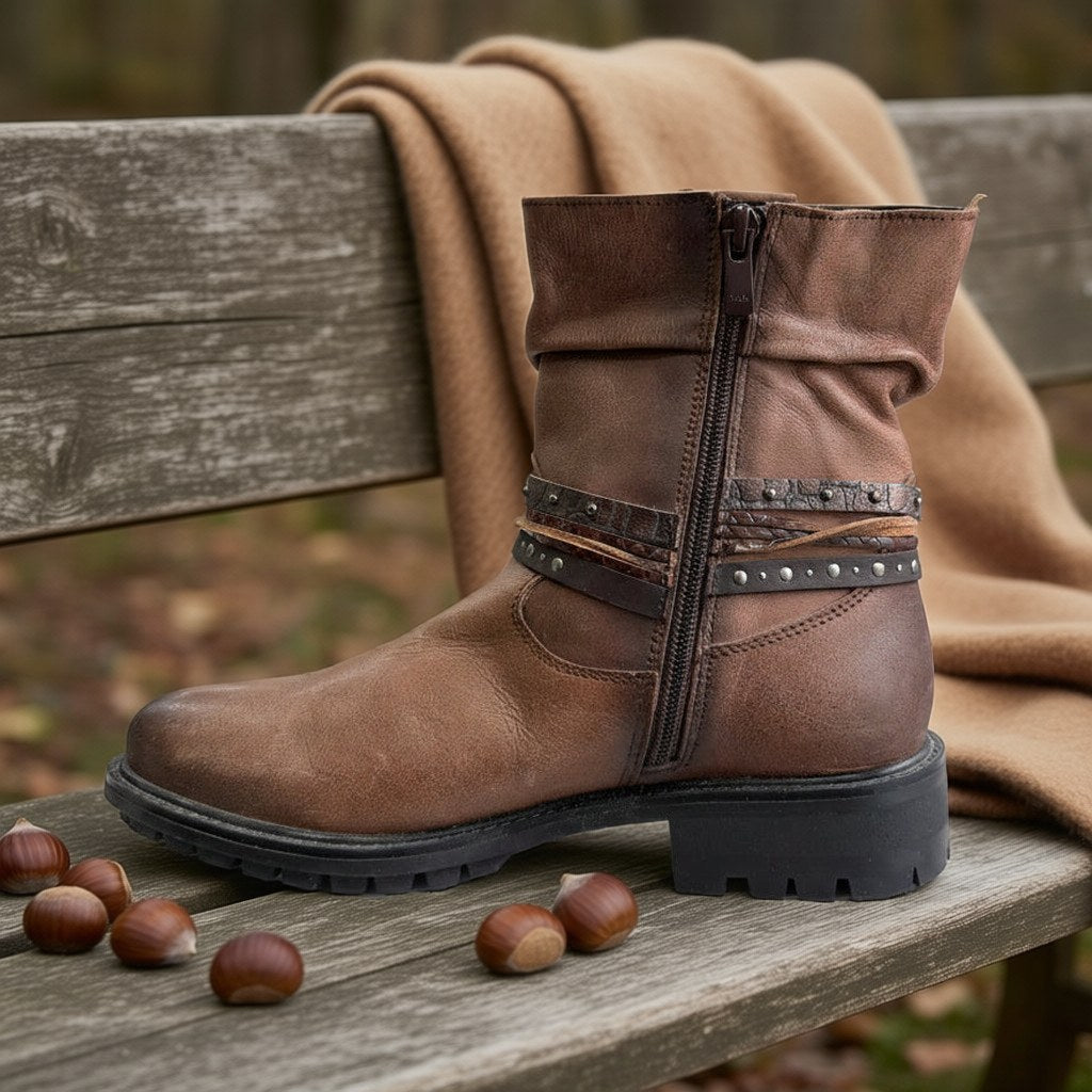 Botin campero cuero sobre una superficie para mujer Angara Moda