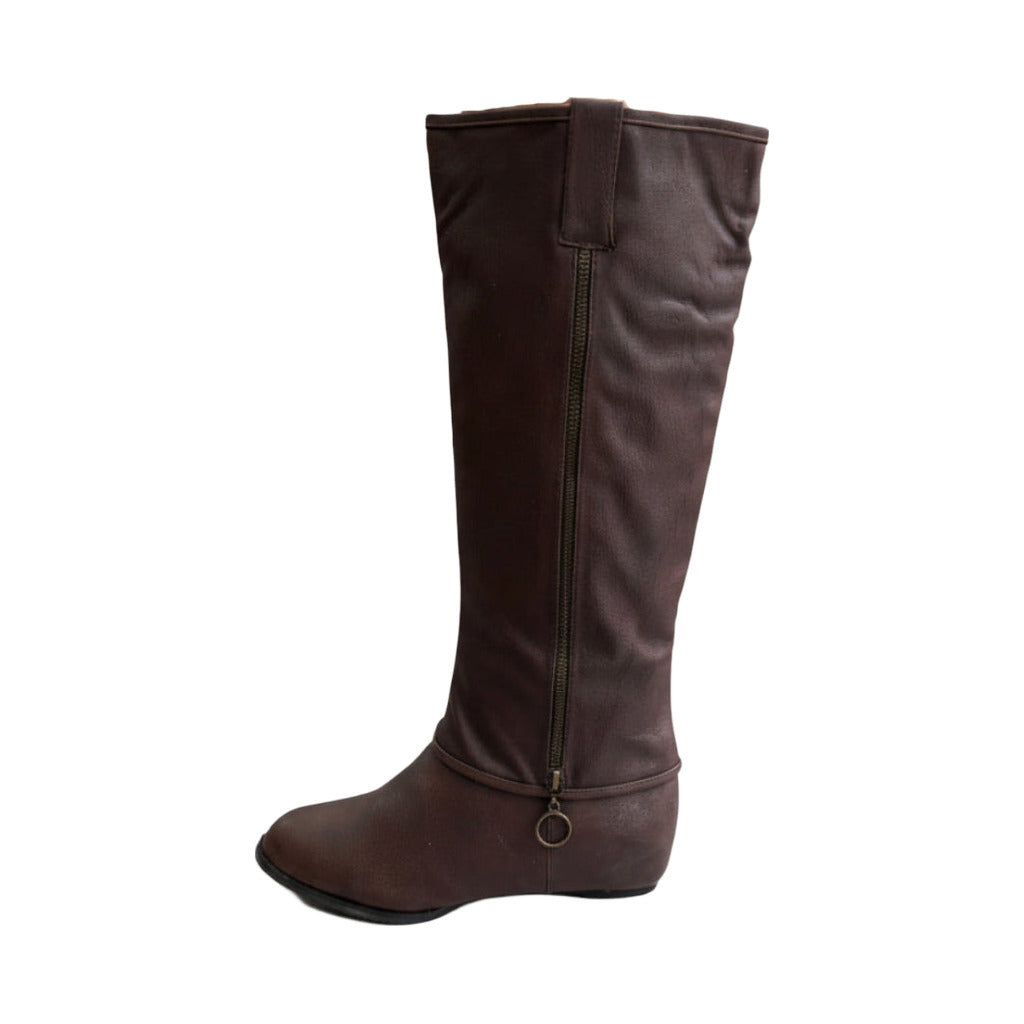 Bota alta sport sobre fondo blanco para mujer Angara Moda