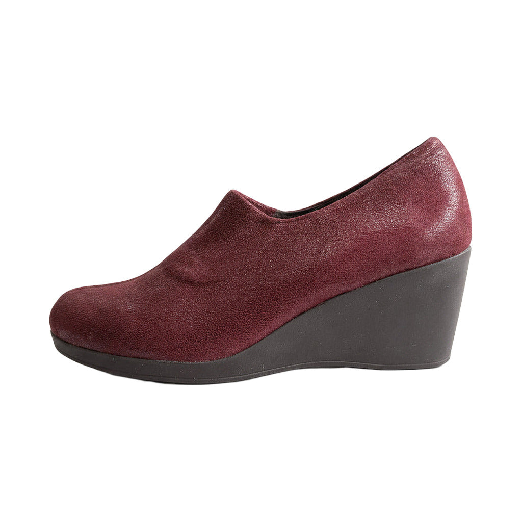 Zapato cuña elastico sobre fondo blanco para mujer Angara Moda