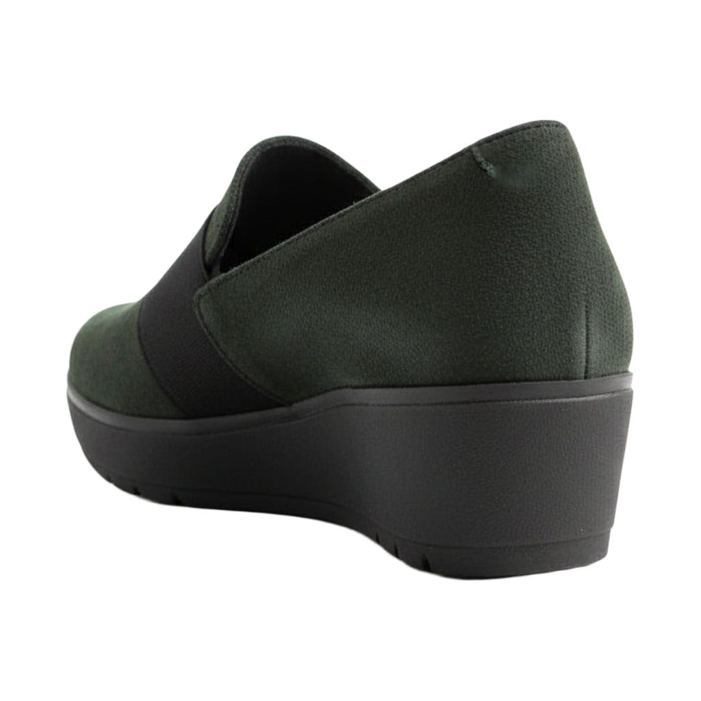 Zapato cuña plataforma sobre fondo blanco, vista lateral para mujer Angara Moda