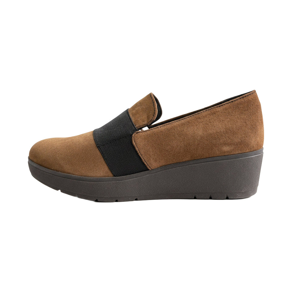 Zapato cuña plataforma sobre fondo blanco, vista interior para mujer Angara Moda