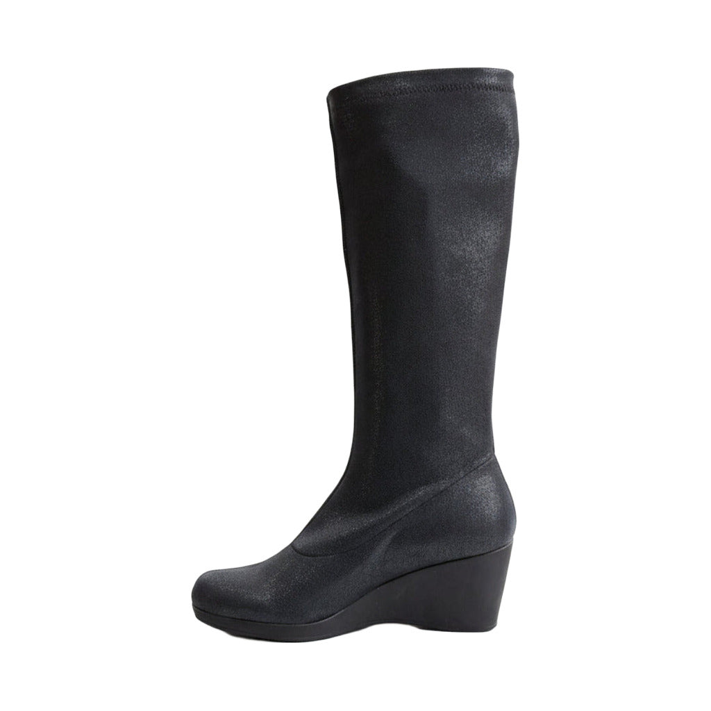 Bota calcetín con cuña sobre fondo blanco para mujer Angara Moda