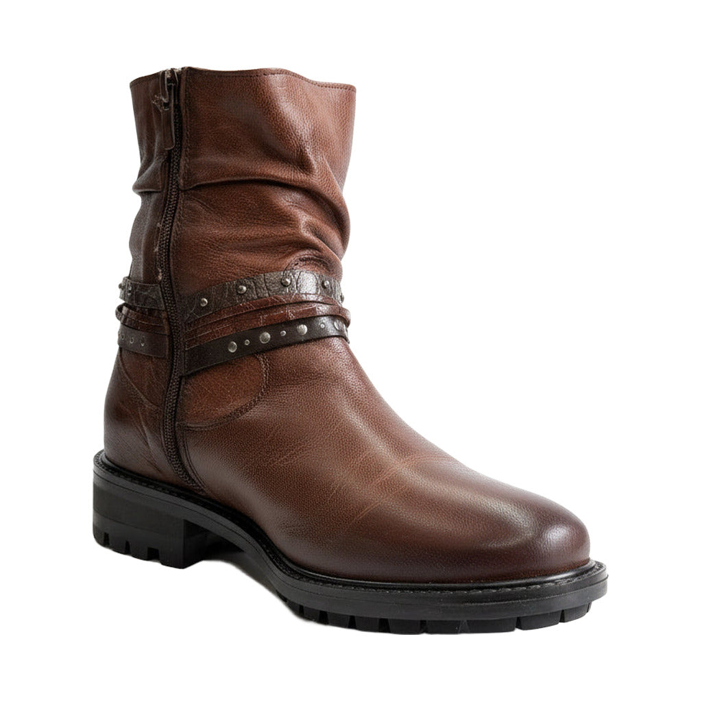 Botin motero sobre fondo blanco, vista trasera para mujer Angara Moda