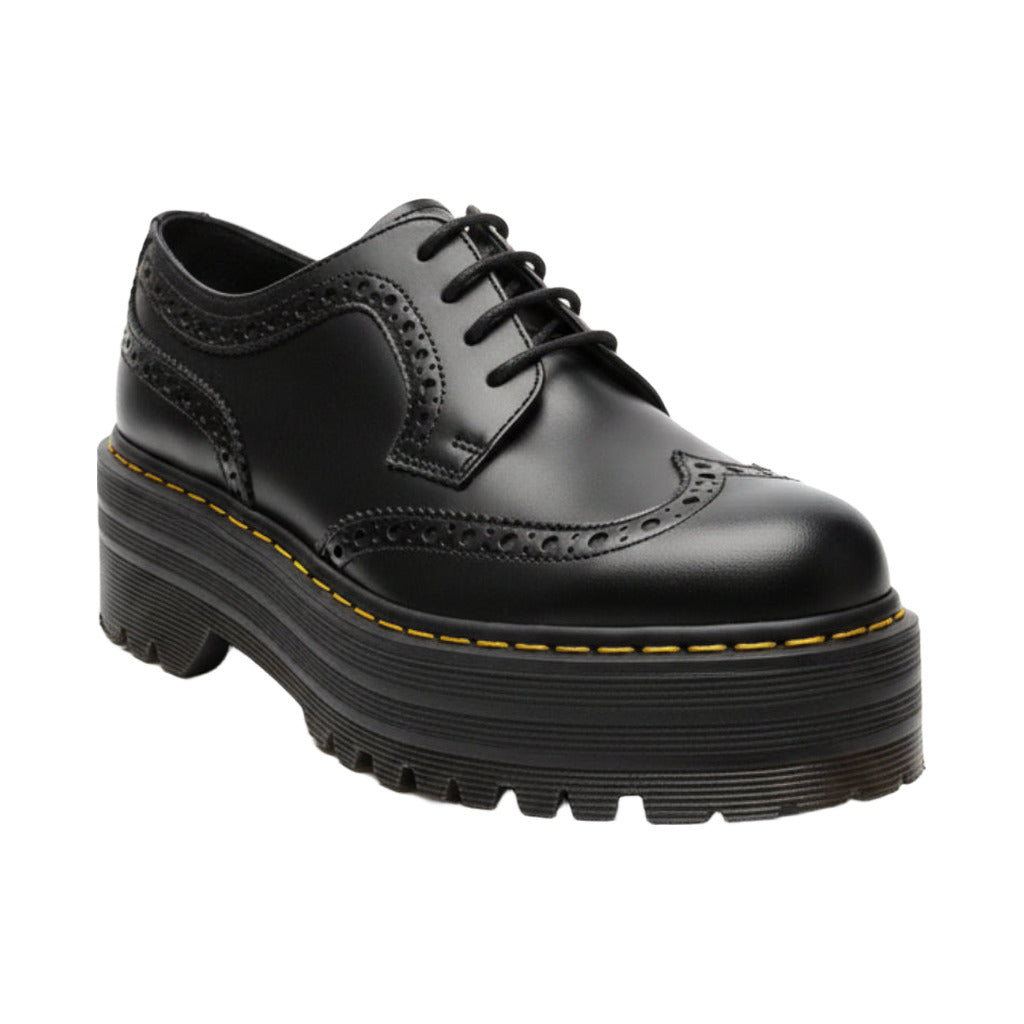 Zapato castellano plataforma sobre fondo blanco, vista trasera para mujer Angara Moda