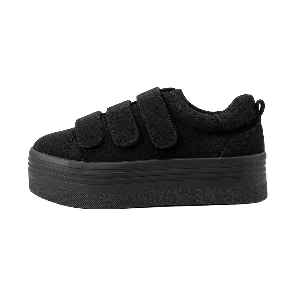 Deportivas con 3 velcros sobre fondo blanco para mujer Angara Moda