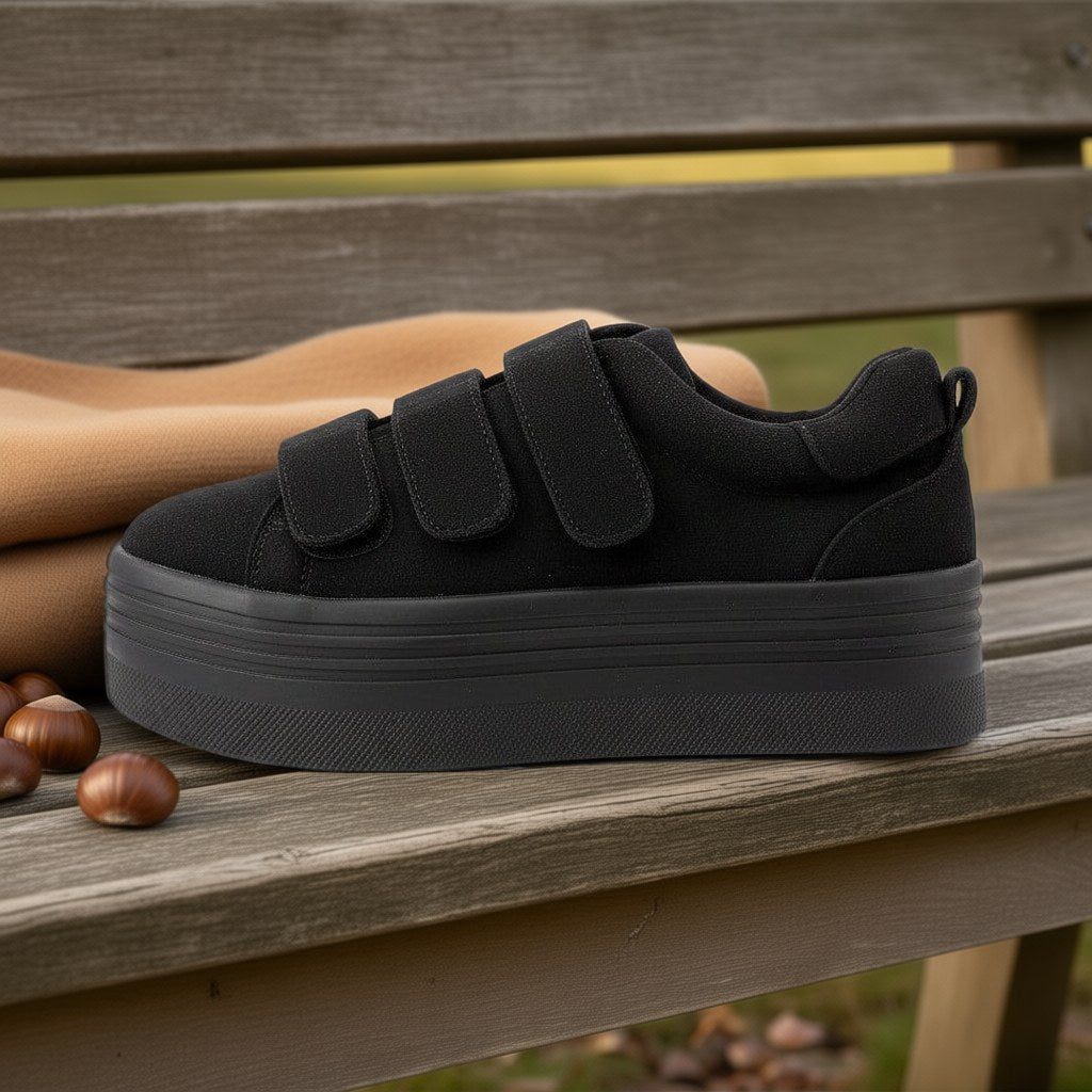 Deportivas con 3 velcros sobre una superficie para mujer Angara Moda