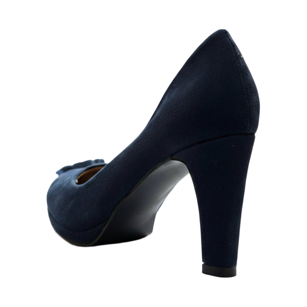 Zapato tacon alto sobre fondo blanco, vista lateral para mujer Angara Moda
