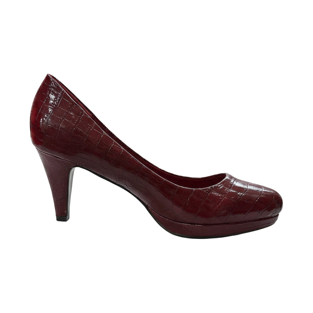 Zapato tacon charol en color único sobre fondo blanco para mujer Angara Moda