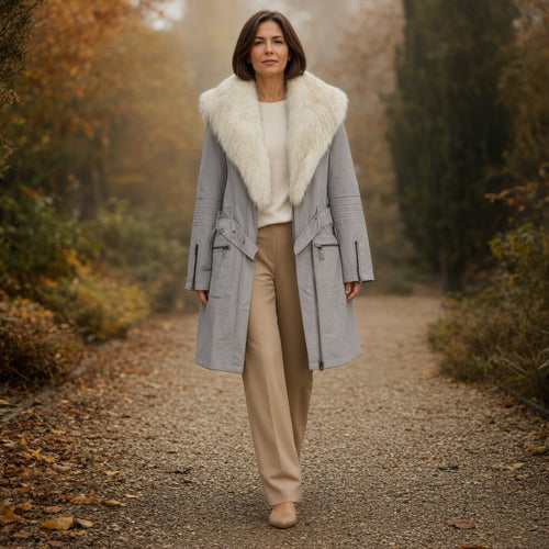 Abrigo capucine con una modelo para mujer Angara Moda