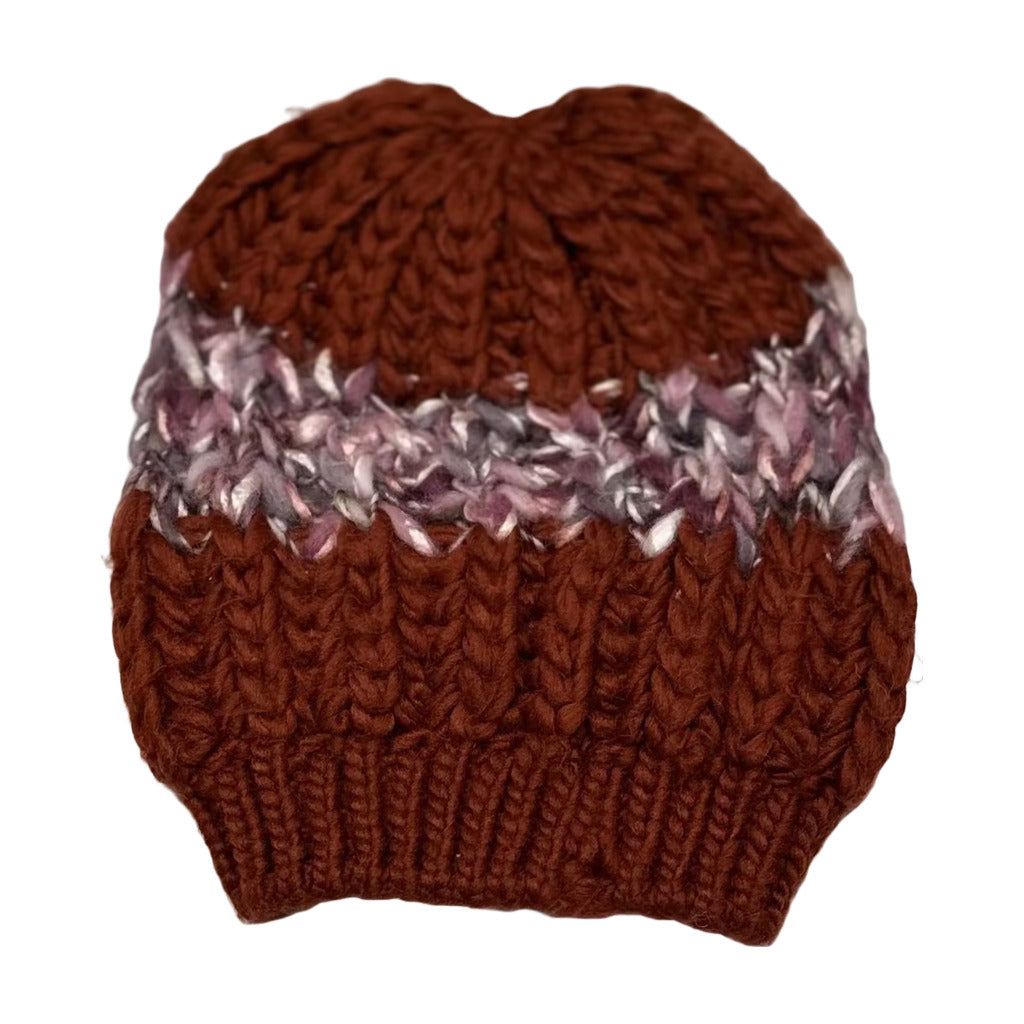 Gorro Manon en color Teja sobre fondo blanco para mujer Angara Moda