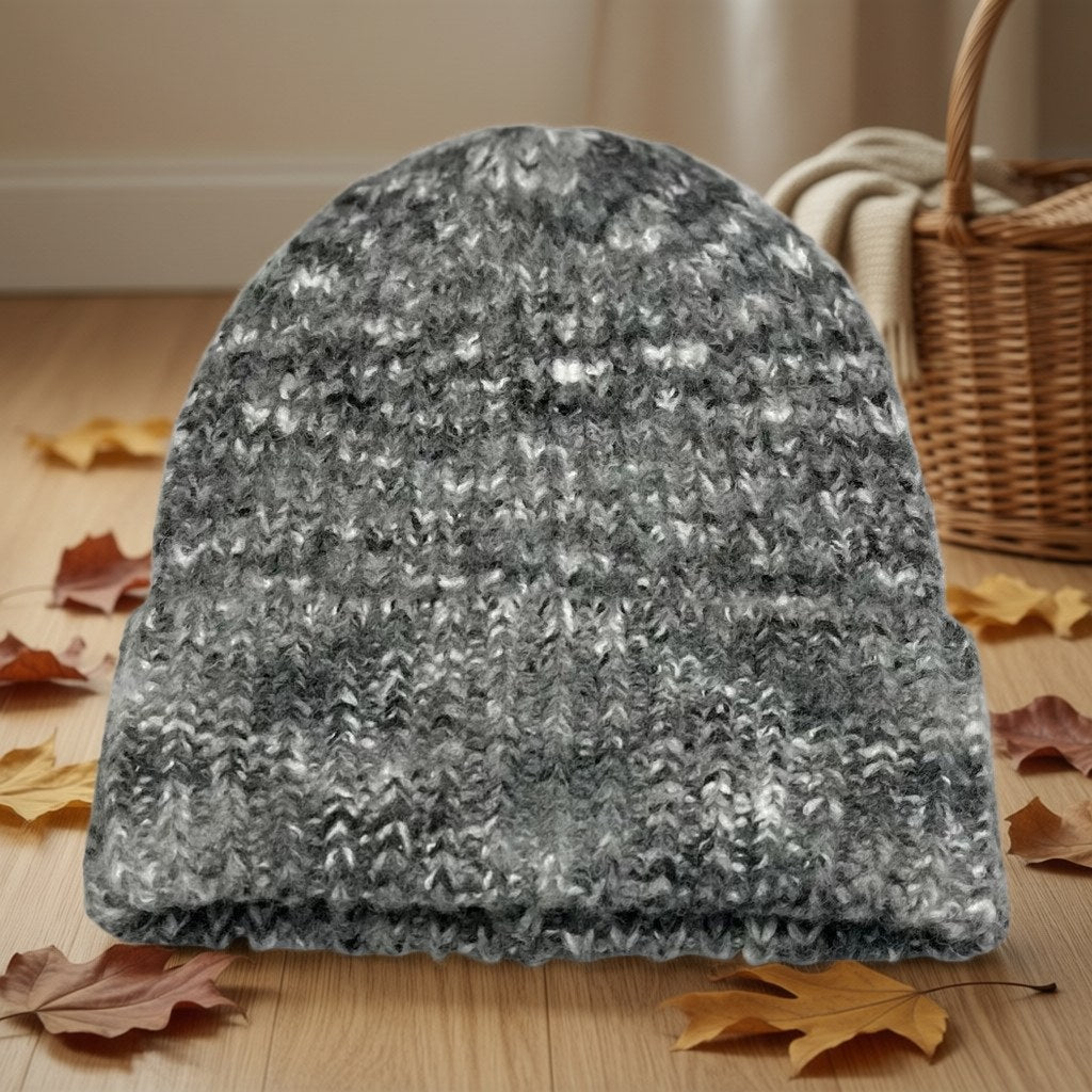 Gorro Sofia sobre una superficie para mujer Angara Moda