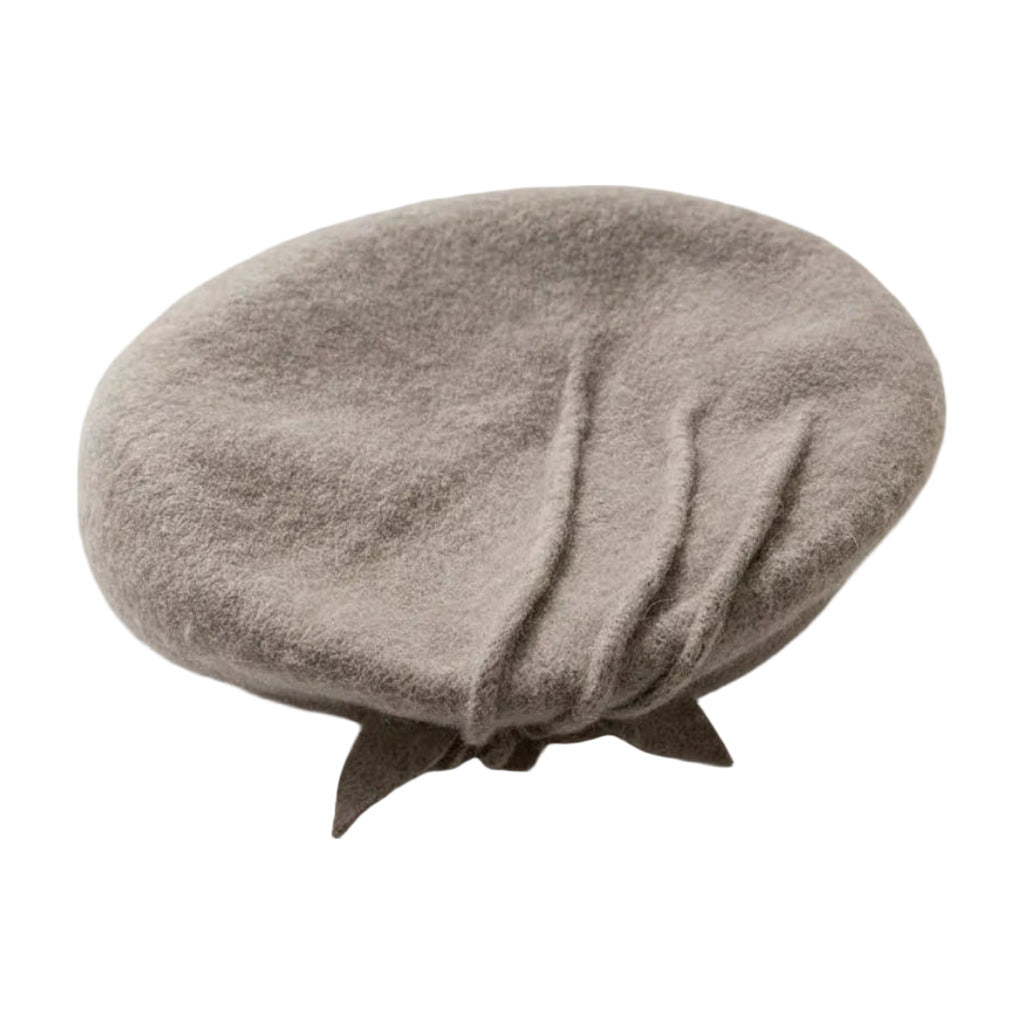 Gorro Armelle en color Topo sobre fondo blanco para mujer Angara Moda