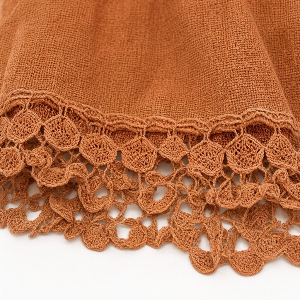 Detalle del tejido de Pantalón corto Okapi para mujer Angara Moda