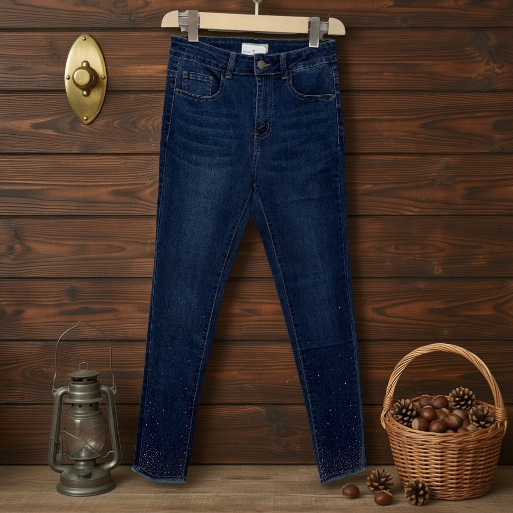 Pantalon Rocino colgada en un ambiente para mujer Angara Moda