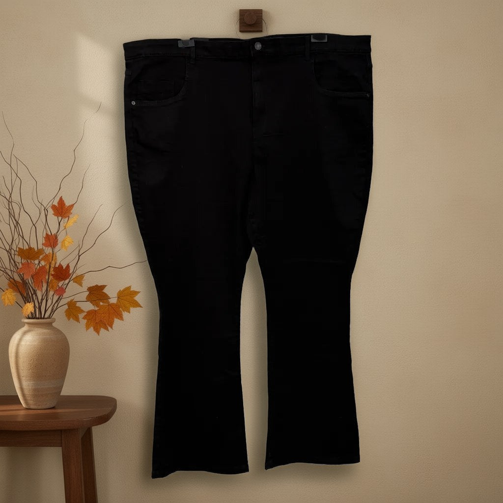 Pantalon Gines colgada en un ambiente para mujer Angara Moda