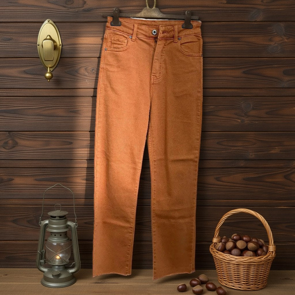 Pantalon Aznalcazar colgada en un ambiente para mujer Angara Moda