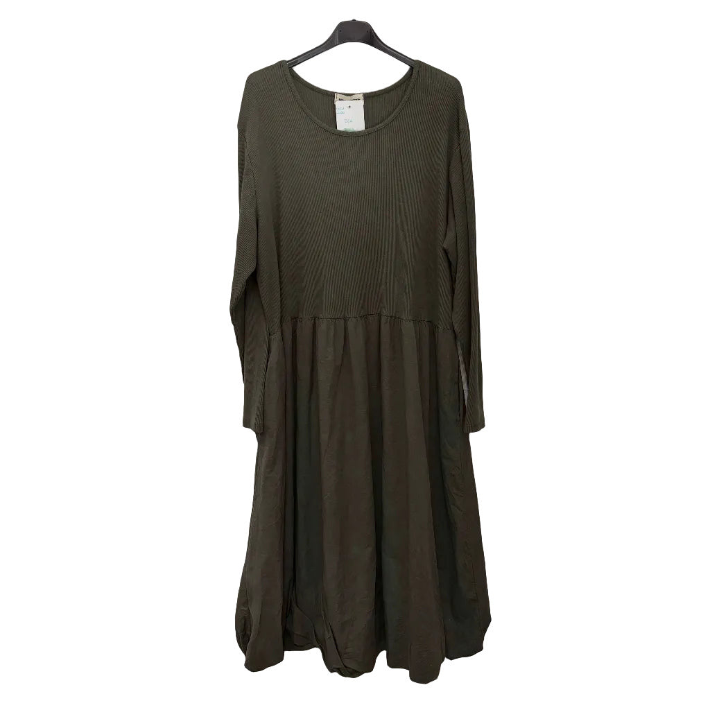 Vestido midi bea sobre fondo blanco para mujer Angara Moda