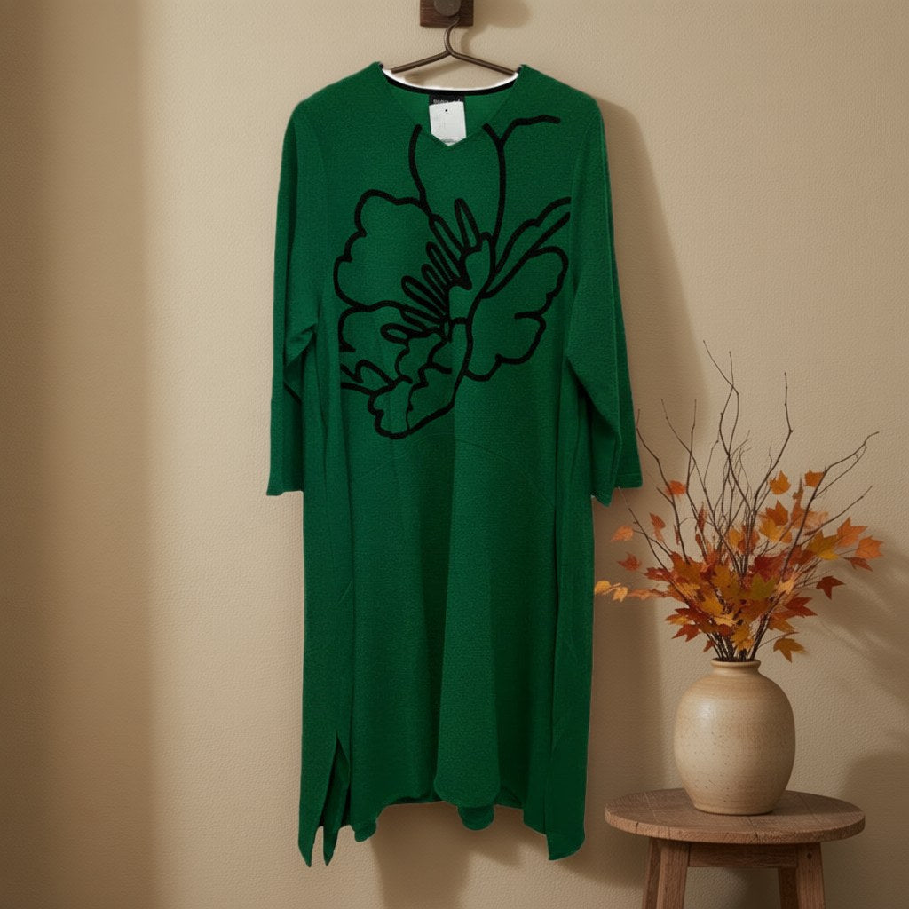 Vestido midi eva colgada en un ambiente para mujer Angara Moda