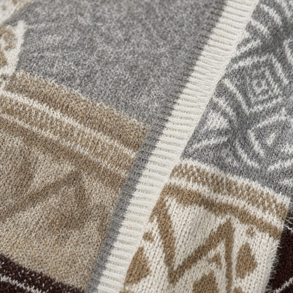 Detalle del tejido de Chaqueta lana pura para mujer Angara Moda