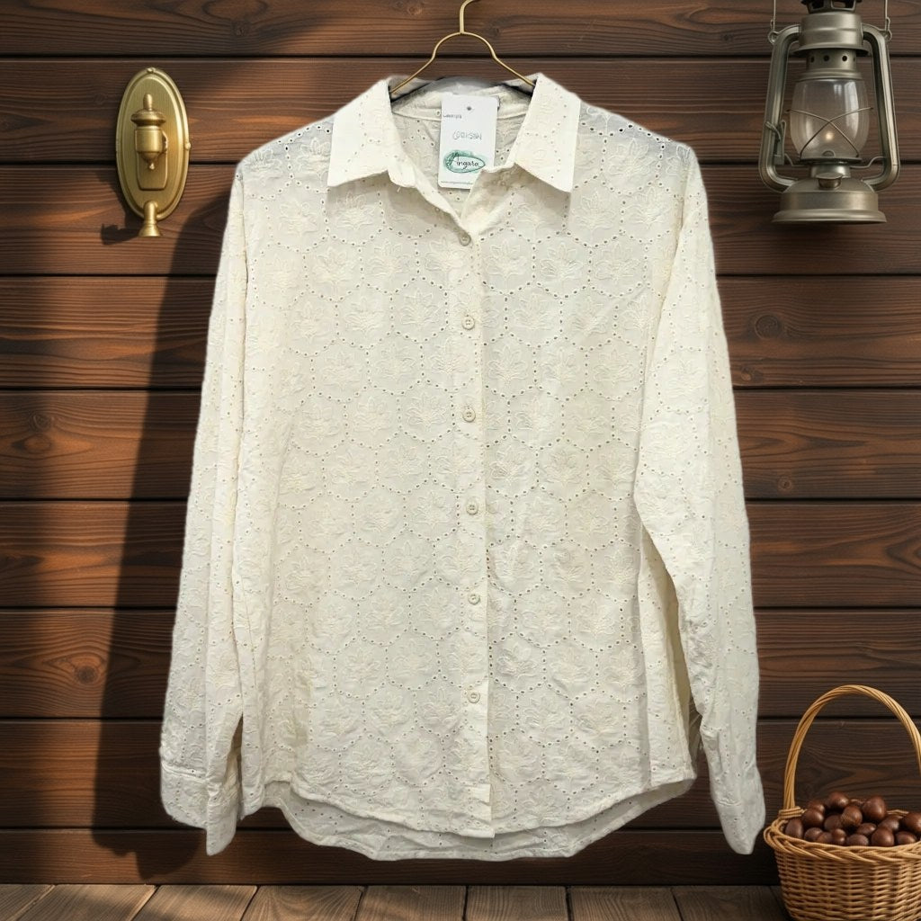Camisa origen colgada en un ambiente para mujer Angara Moda