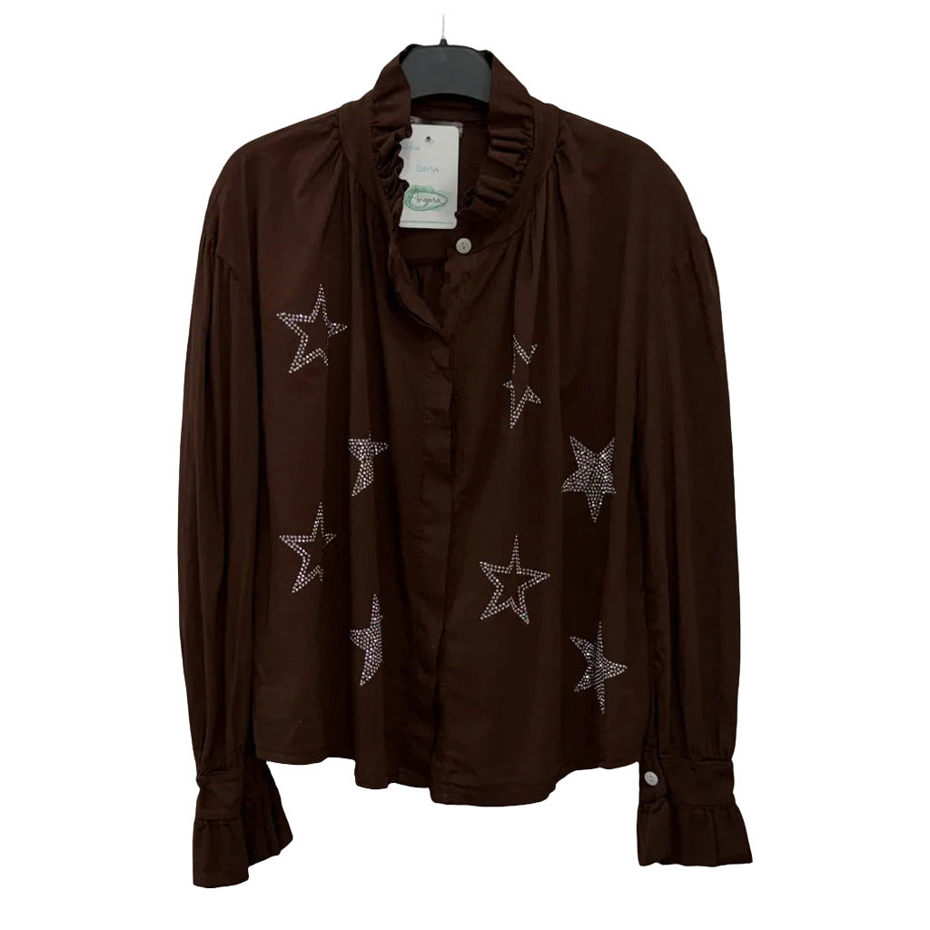 Camisa Brisa de Algodón con Estrellas de Strass y Volantes en color Chocolate sobre fondo blanco para mujer Angara Moda