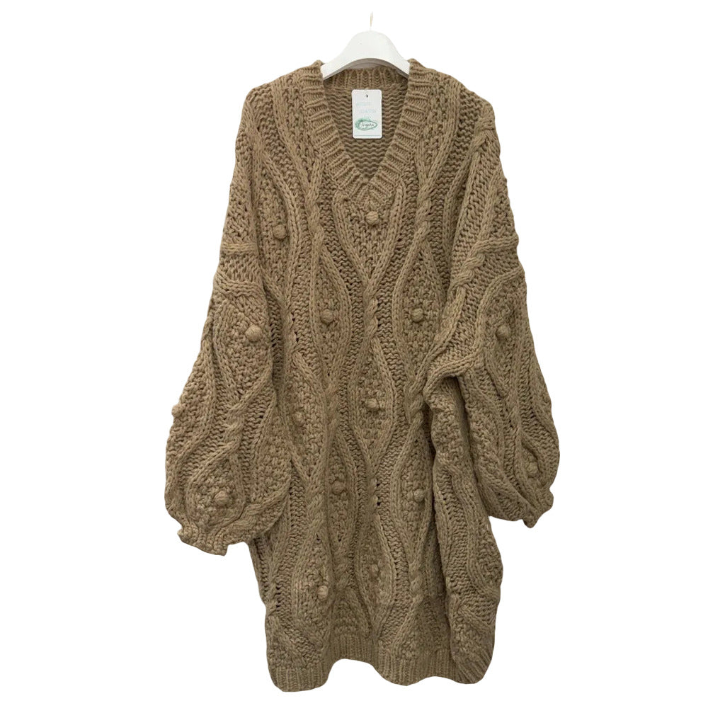 Vestido punto grueso silvestre sobre fondo blanco para mujer Angara Moda