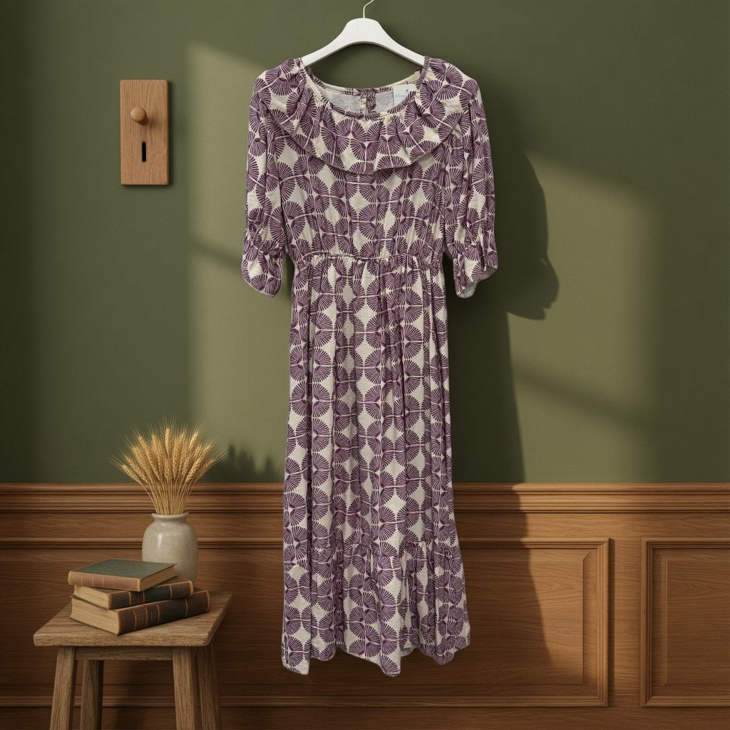 Vestido midi mayte colgada en un ambiente para mujer Angara Moda