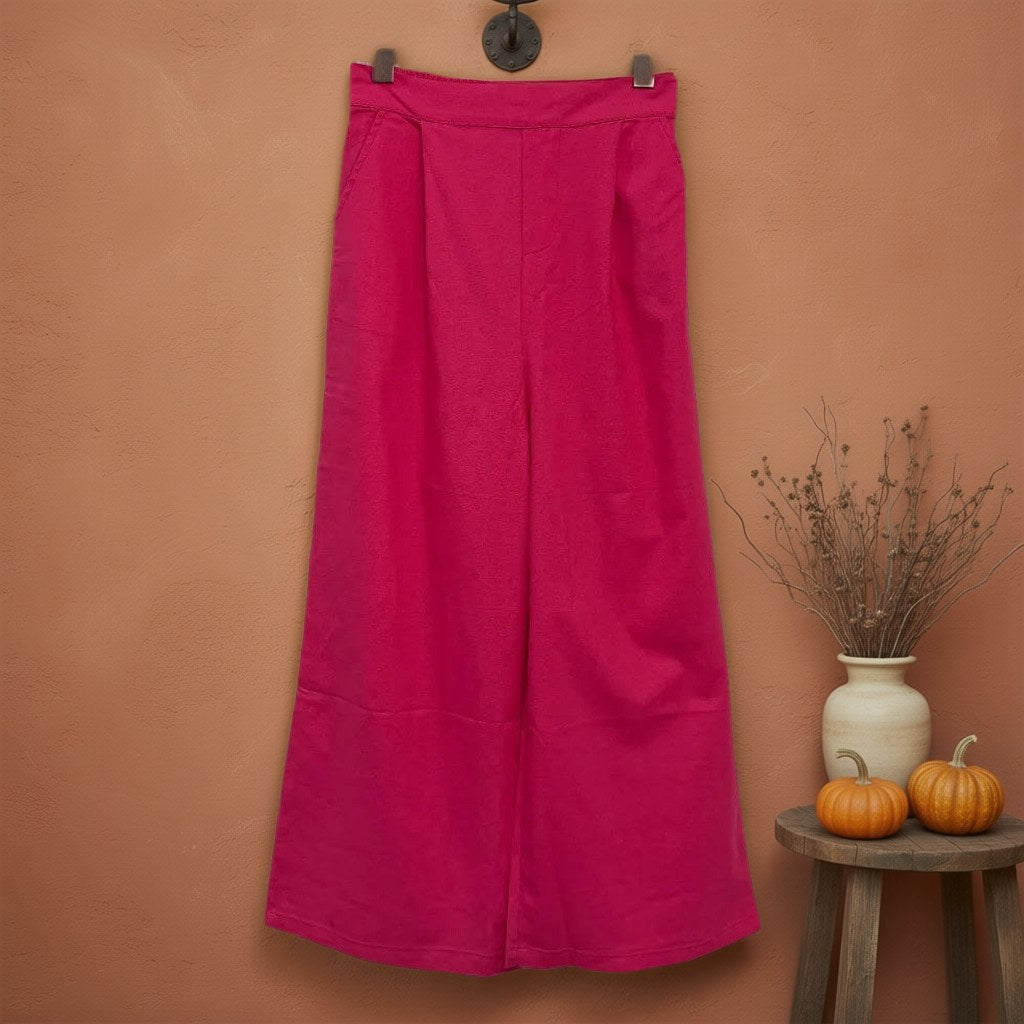 Pantalón Dafne colgada en un ambiente para mujer Angara Moda
