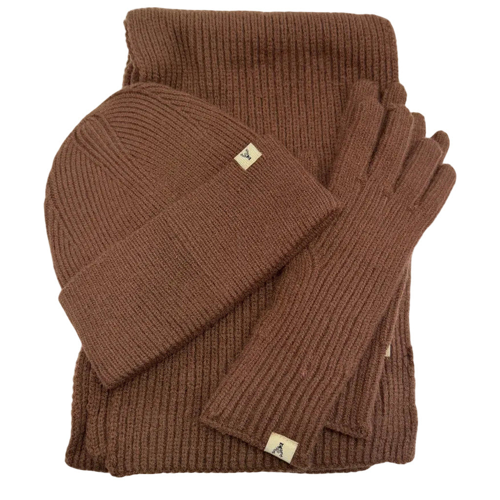 Conjunto escandinavo en color Chocolate sobre fondo blanco para mujer Angara Moda