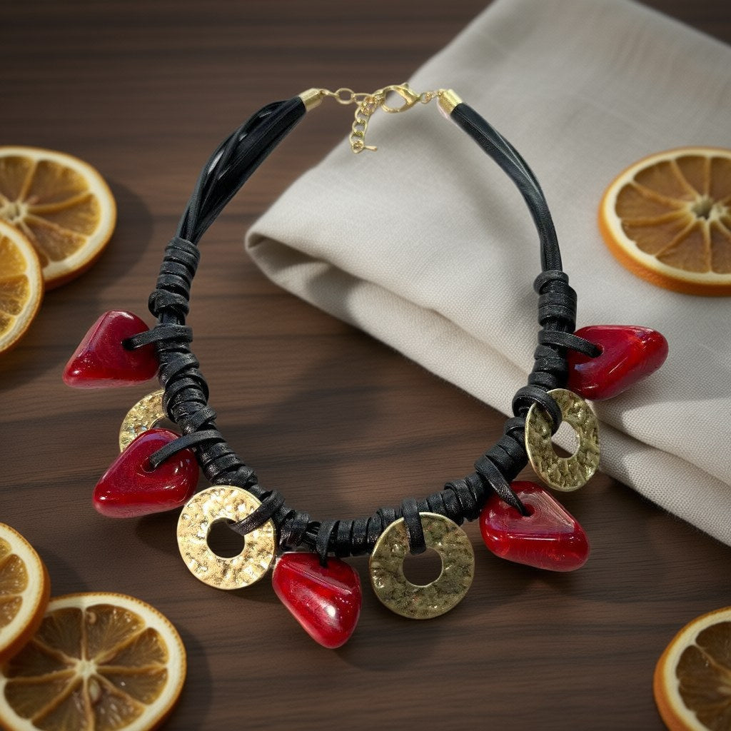 Collar corto sara sobre una superficie para mujer Angara Moda