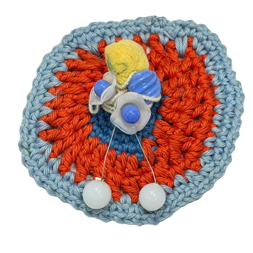 Broche lanilla sobre fondo blanco para mujer Angara Moda