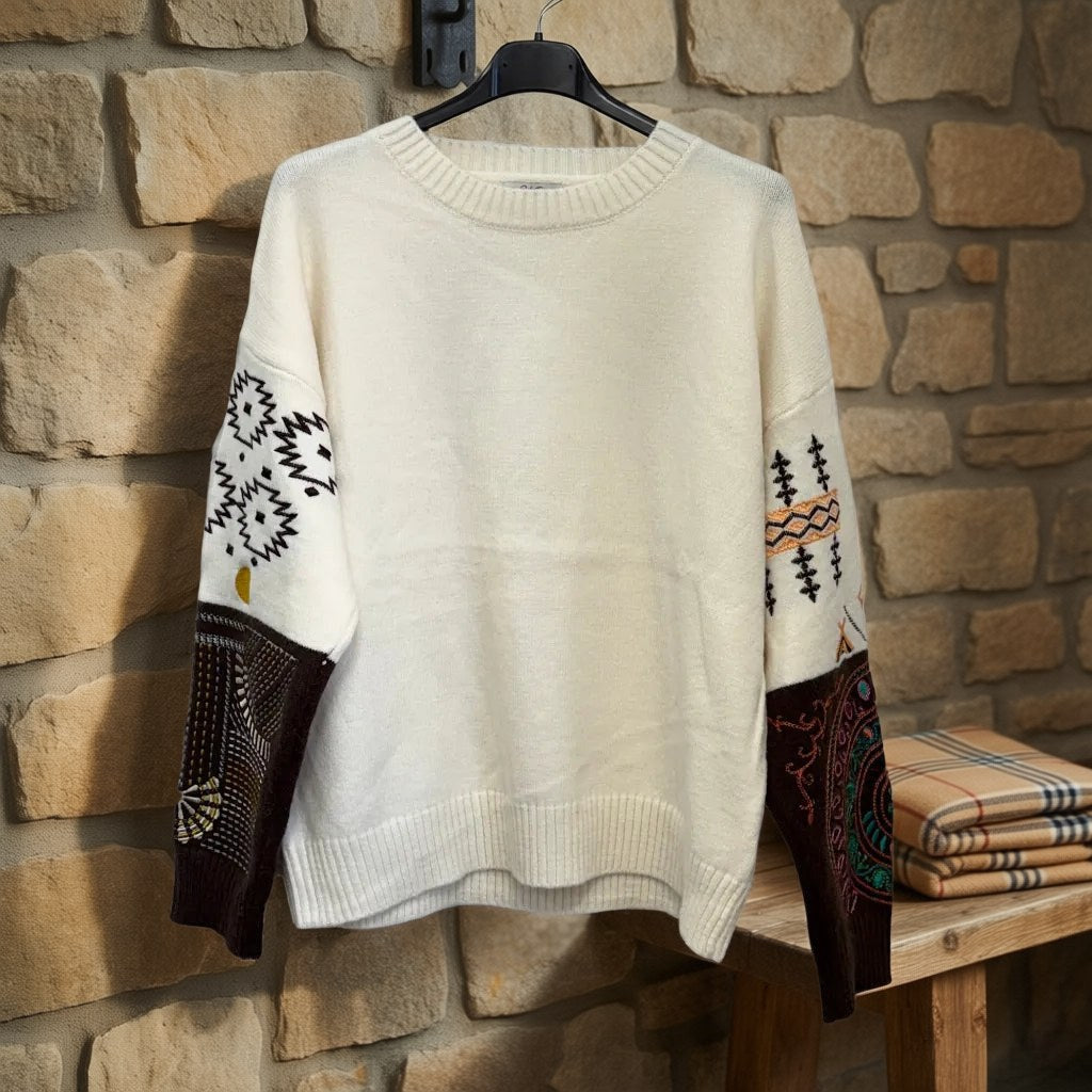 Jersey etnibo colgada en un ambiente para mujer Angara Moda