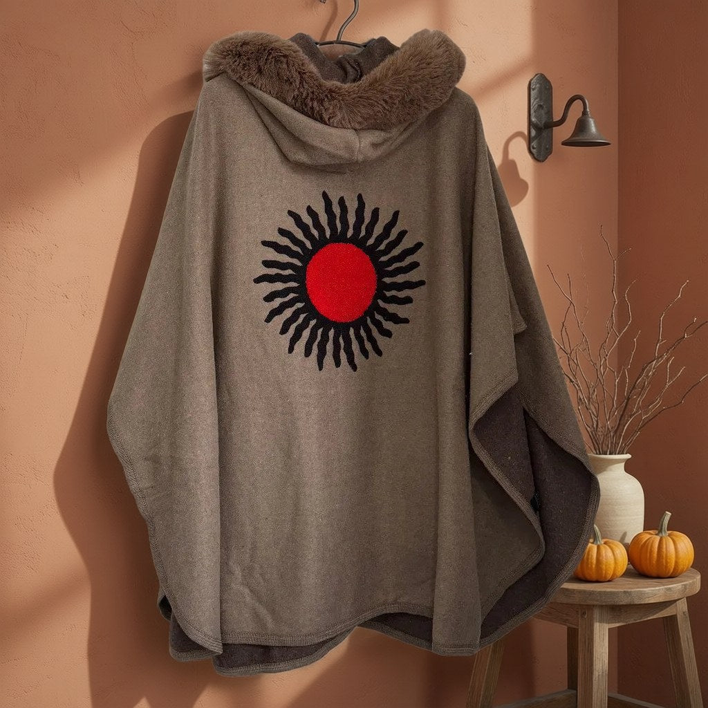 Capa solete colgada en un ambiente para mujer Angara Moda