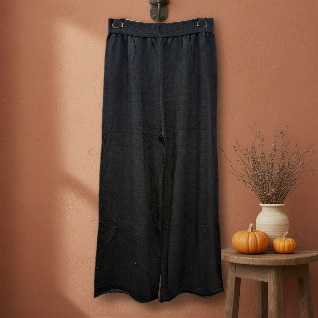 Pantalon Thalzuun colgada en un ambiente para mujer Angara Moda