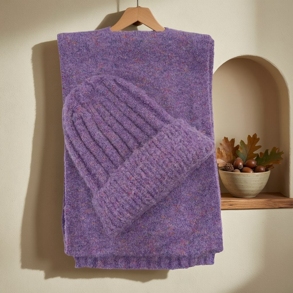 Conjunto escandinavo 1 colgada en un ambiente para mujer Angara Moda