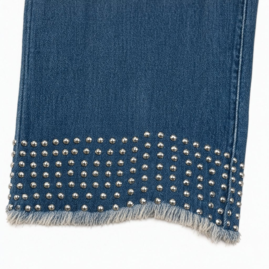 Detalle del tejido de Pantalón vaquero cereza para mujer Angara Moda