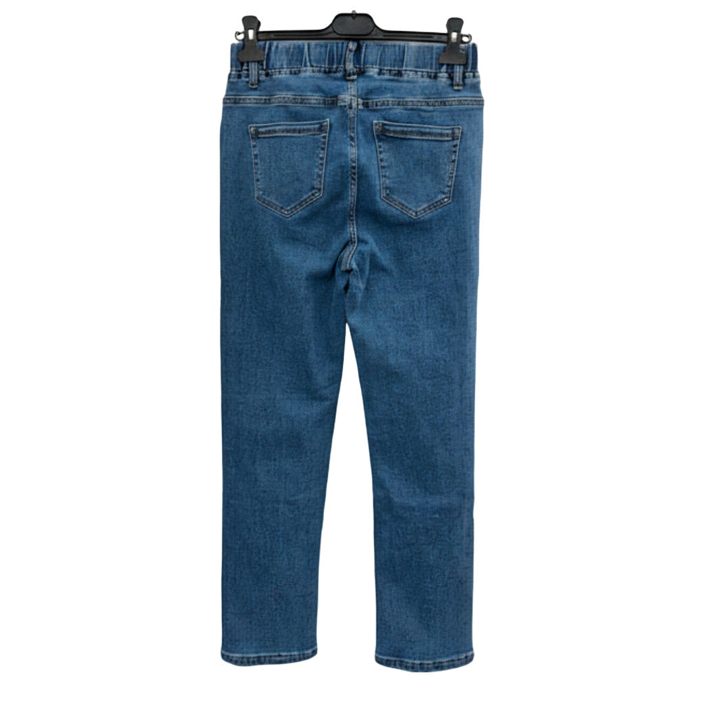 Pantalón Vaquero Mayon sobre fondo blanco para mujer Angara Moda