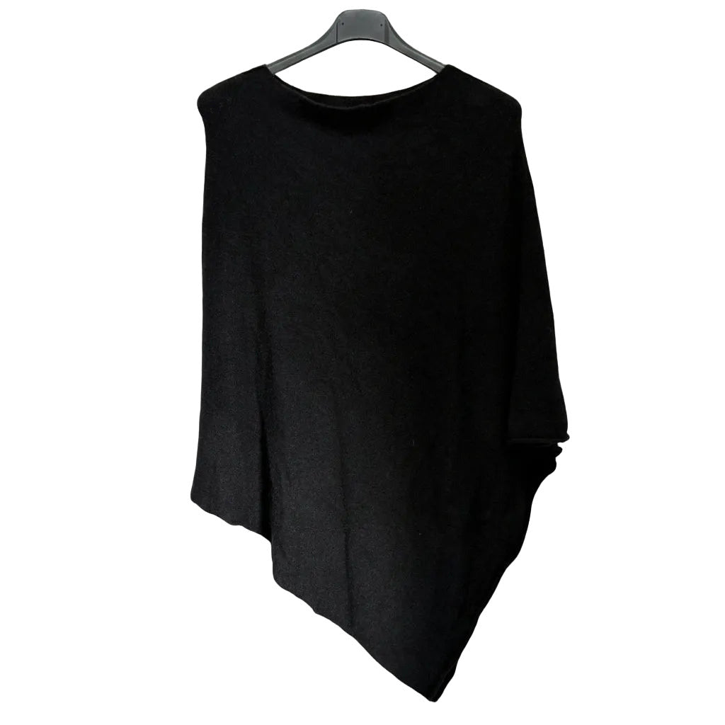 Poncho passiflora sobre fondo blanco para mujer Angara Moda