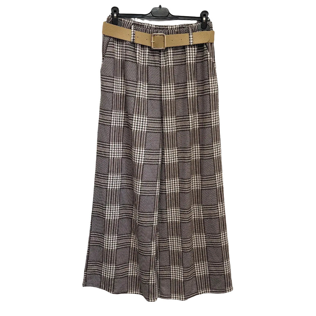Pantalones darien en color Marrón sobre fondo blanco para mujer Angara Moda